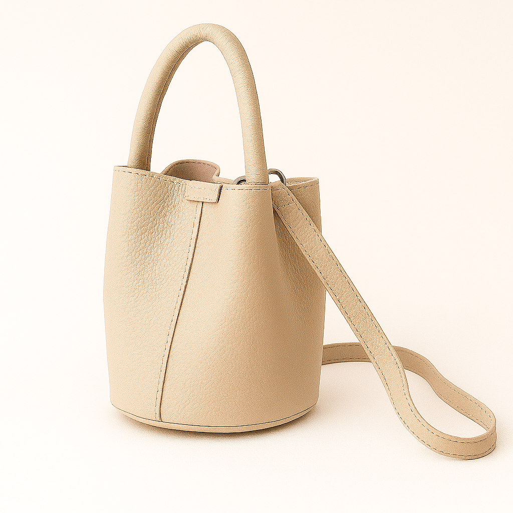 MILÁN Bolso de piel tipo bombonera BEIGE