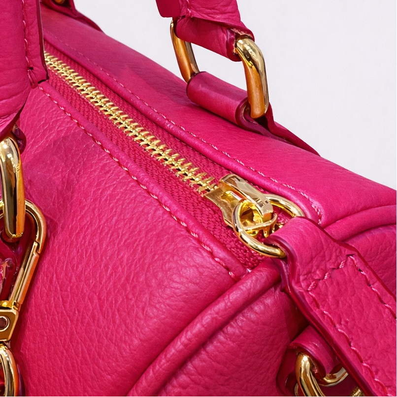 AURORA Bolso bowling de piel con correa para colgar fucsia